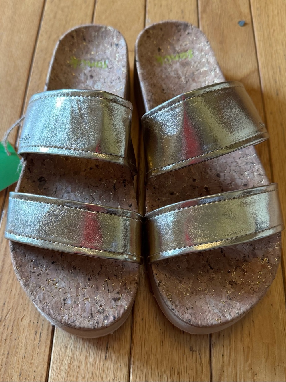 NWT: Sanuk women’s metallic gold sandal slides